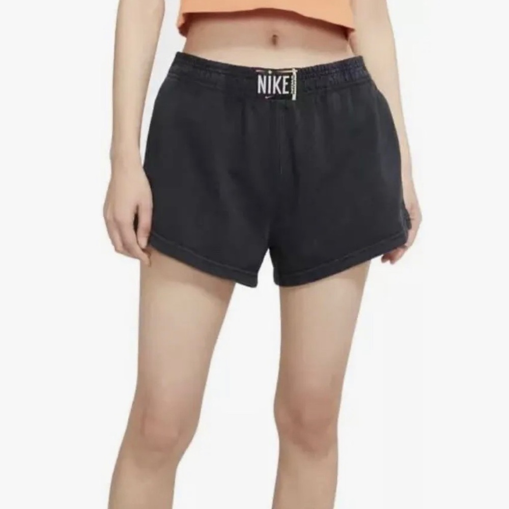 NWT Women’s Size Large Nike Sportswear Faded Wash Black Shorts Loose Fit